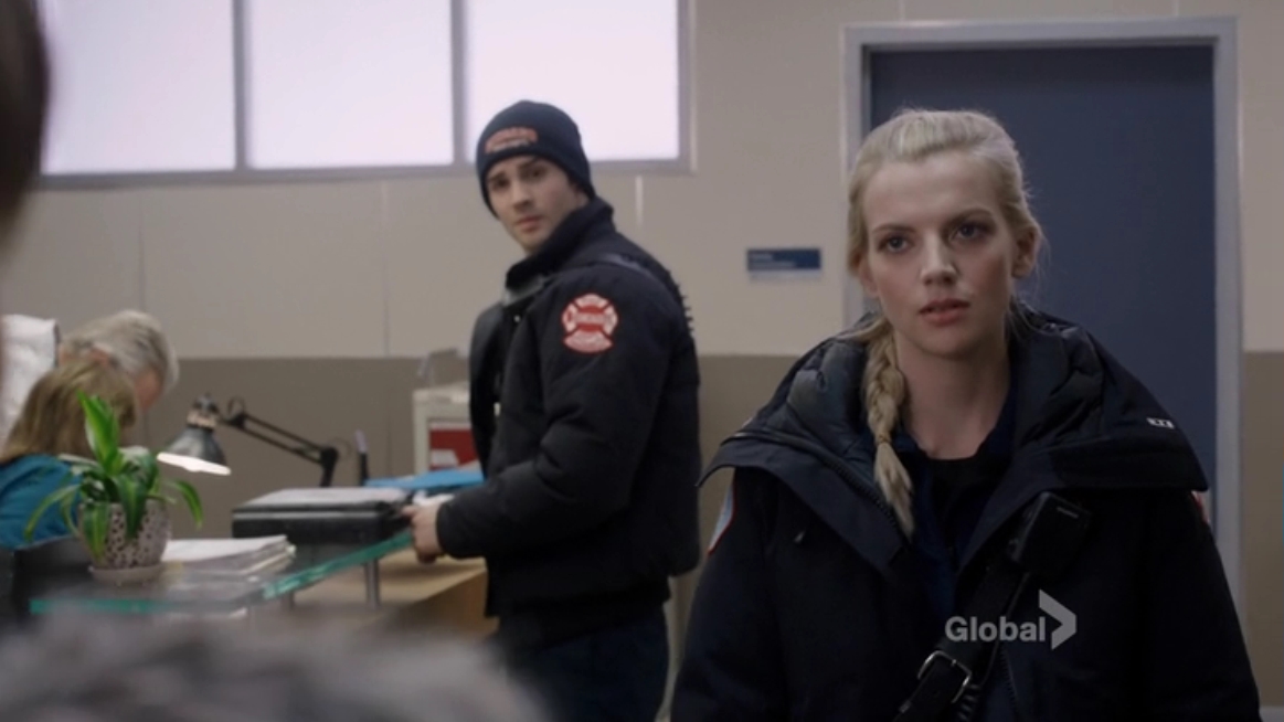 VampireDiariesWorld_dot_nl-ChigagoFire4x16-1924.jpg