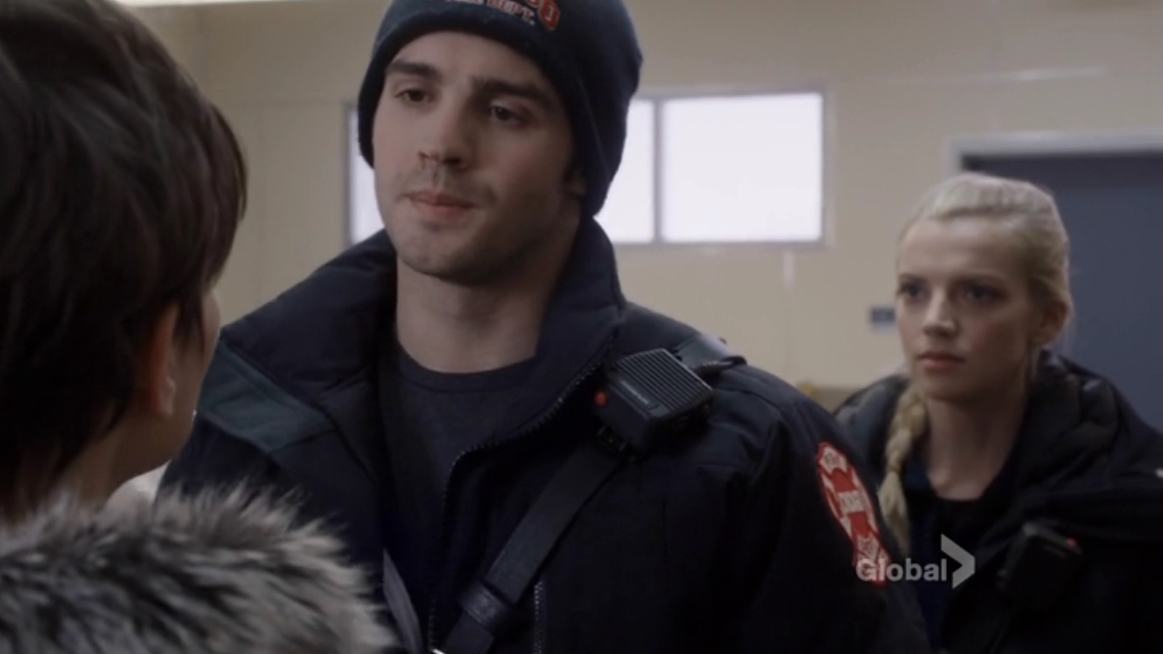 VampireDiariesWorld_dot_nl-ChigagoFire4x16-1947.jpg