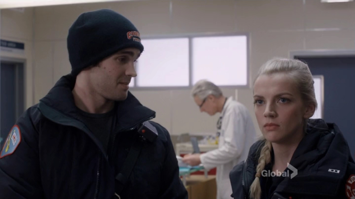 VampireDiariesWorld_dot_nl-ChigagoFire4x16-1975.jpg