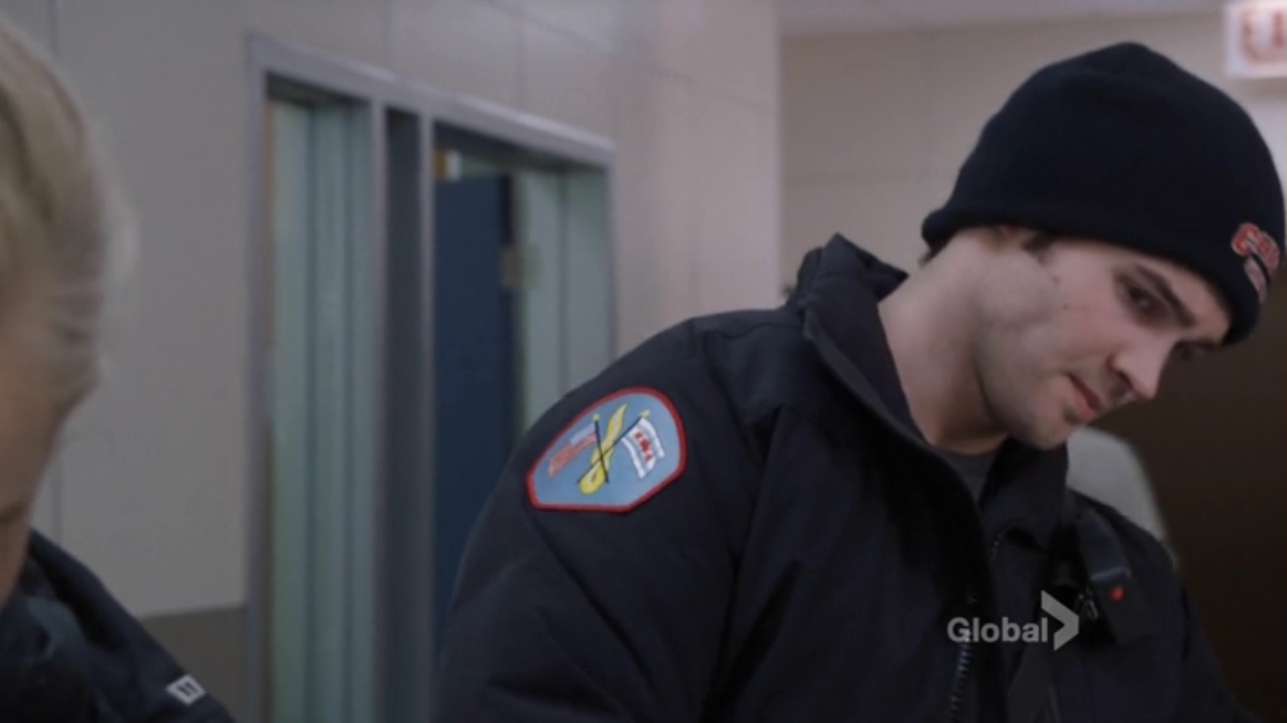 VampireDiariesWorld_dot_nl-ChigagoFire4x16-2000.jpg