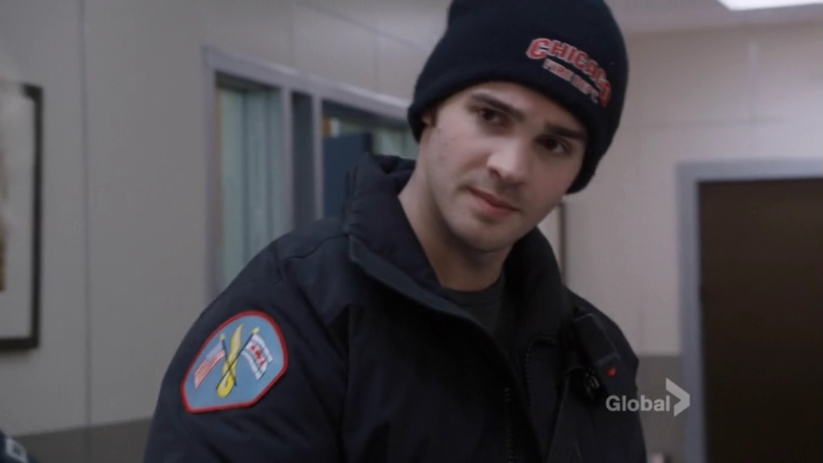VampireDiariesWorld_dot_nl-ChigagoFire4x16-2001.jpg