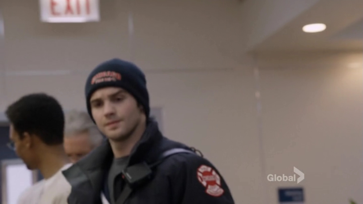 VampireDiariesWorld_dot_nl-ChigagoFire4x16-2016.jpg
