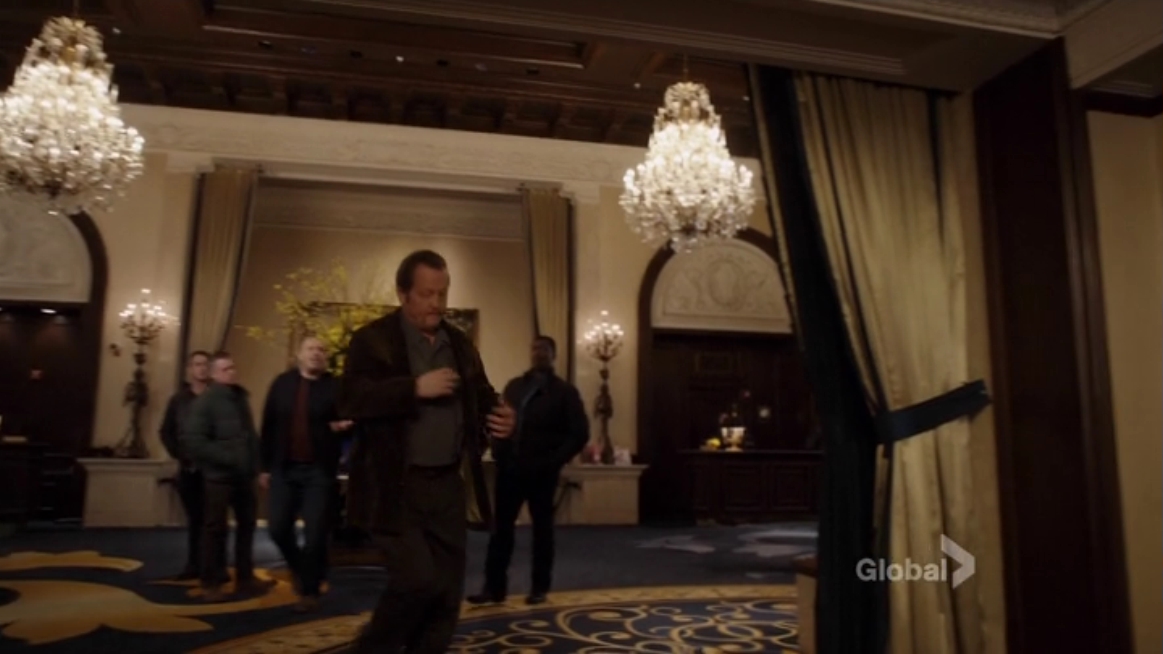 VampireDiariesWorld_dot_nl-ChigagoFire4x16-2163.jpg
