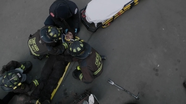 VampireDiariesWorld-dot-NL-ChigagoFire4x17-1655.jpg