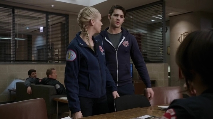 VampireDiariesWorld-dot-NL-ChigagoFire4x18-1048.jpg