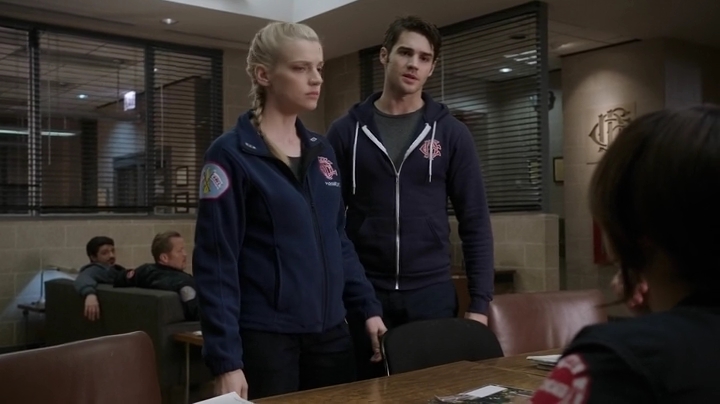VampireDiariesWorld-dot-NL-ChigagoFire4x18-1049.jpg