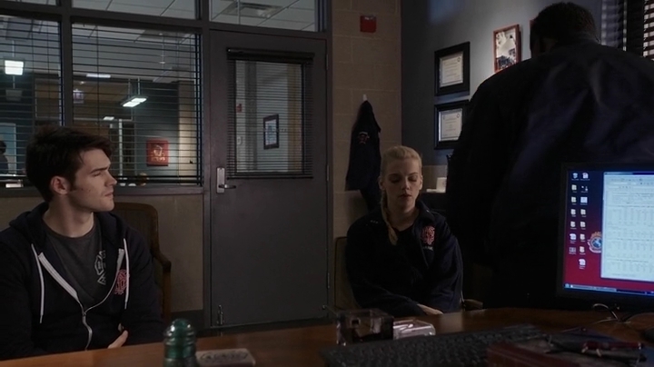 VampireDiariesWorld-dot-NL-ChigagoFire4x18-1083.jpg