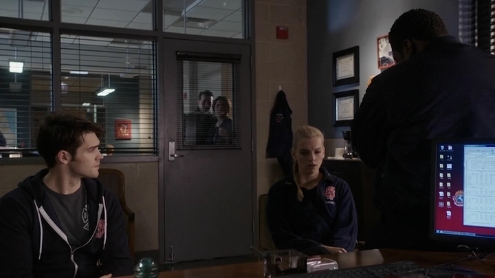 VampireDiariesWorld-dot-NL-ChigagoFire4x18-1092.jpg