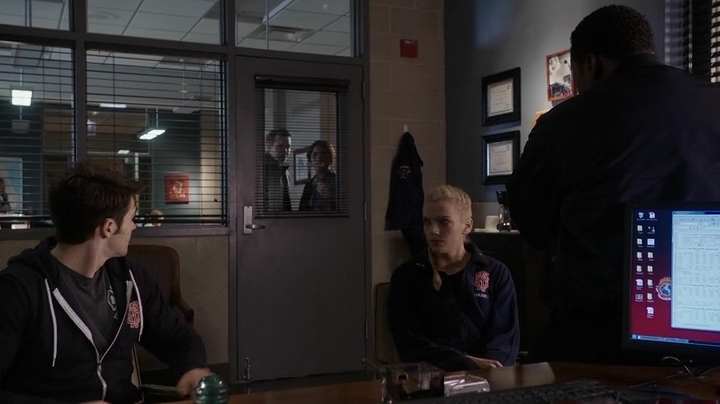 VampireDiariesWorld-dot-NL-ChigagoFire4x18-1093.jpg