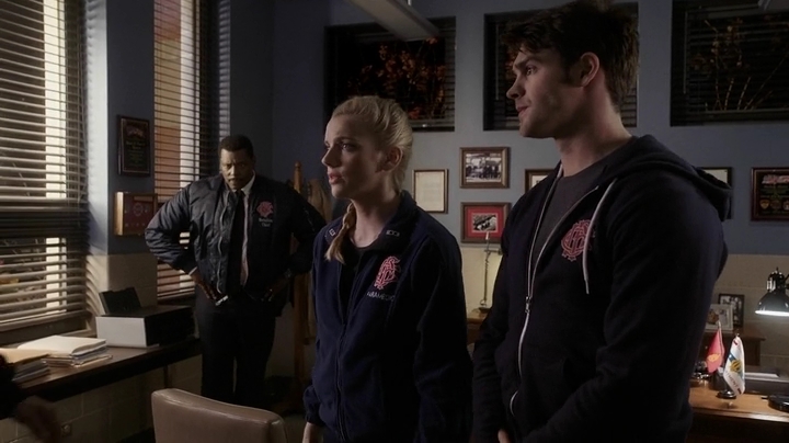 VampireDiariesWorld-dot-NL-ChigagoFire4x18-1099.jpg
