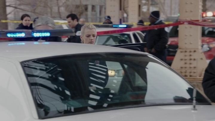 VampireDiariesWorld-dot-NL-ChigagoFire4x18-1919.jpg