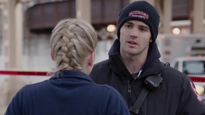 VampireDiariesWorld-dot-NL-ChigagoFire4x18-1934.jpg
