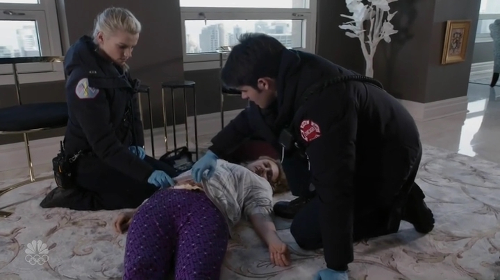 VampireDiariesWorld-dot-NL-ChigagoFire4x19-0820.jpg
