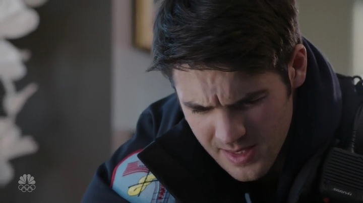 VampireDiariesWorld-dot-NL-ChigagoFire4x19-0823.jpg