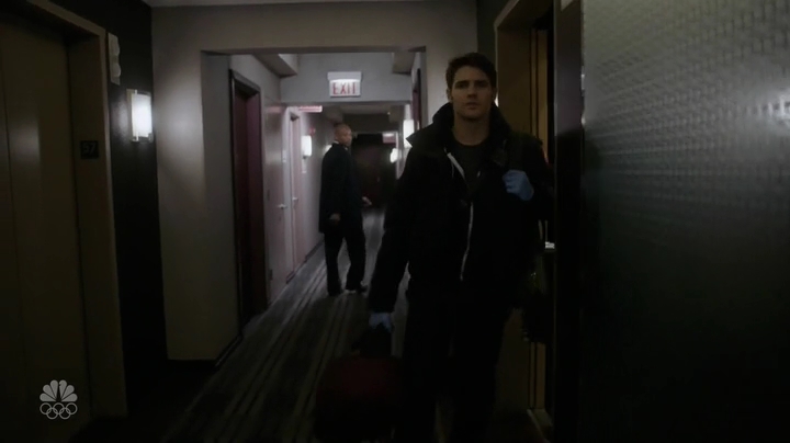 VampireDiariesWorld-dot-NL-ChigagoFire4x19-1386.jpg