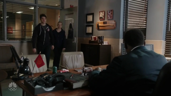 VampireDiariesWorld-dot-NL-ChigagoFire4x19-1851.jpg