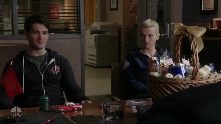 VampireDiariesWorld-dot-NL-ChigagoFire4x19-1875.jpg