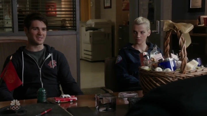 VampireDiariesWorld-dot-NL-ChigagoFire4x19-1876.jpg