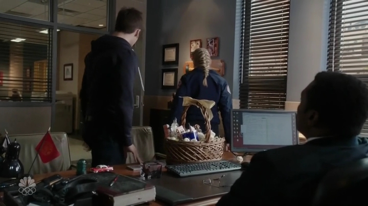 VampireDiariesWorld-dot-NL-ChigagoFire4x19-1902.jpg