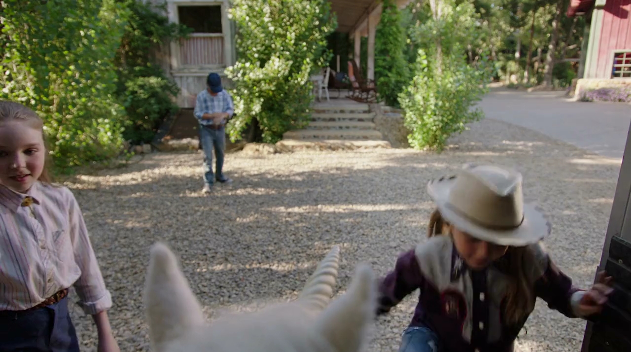 VampireDiariesWorld-dot-nl_WishUponAUnicorn3375.jpg