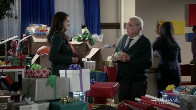 VampireDiariesWorld-dot-org_BestChristmasPartyEver4051.jpg VampireDiariesWorld-dot-org_BestChristmasPartyEver4051.jpg