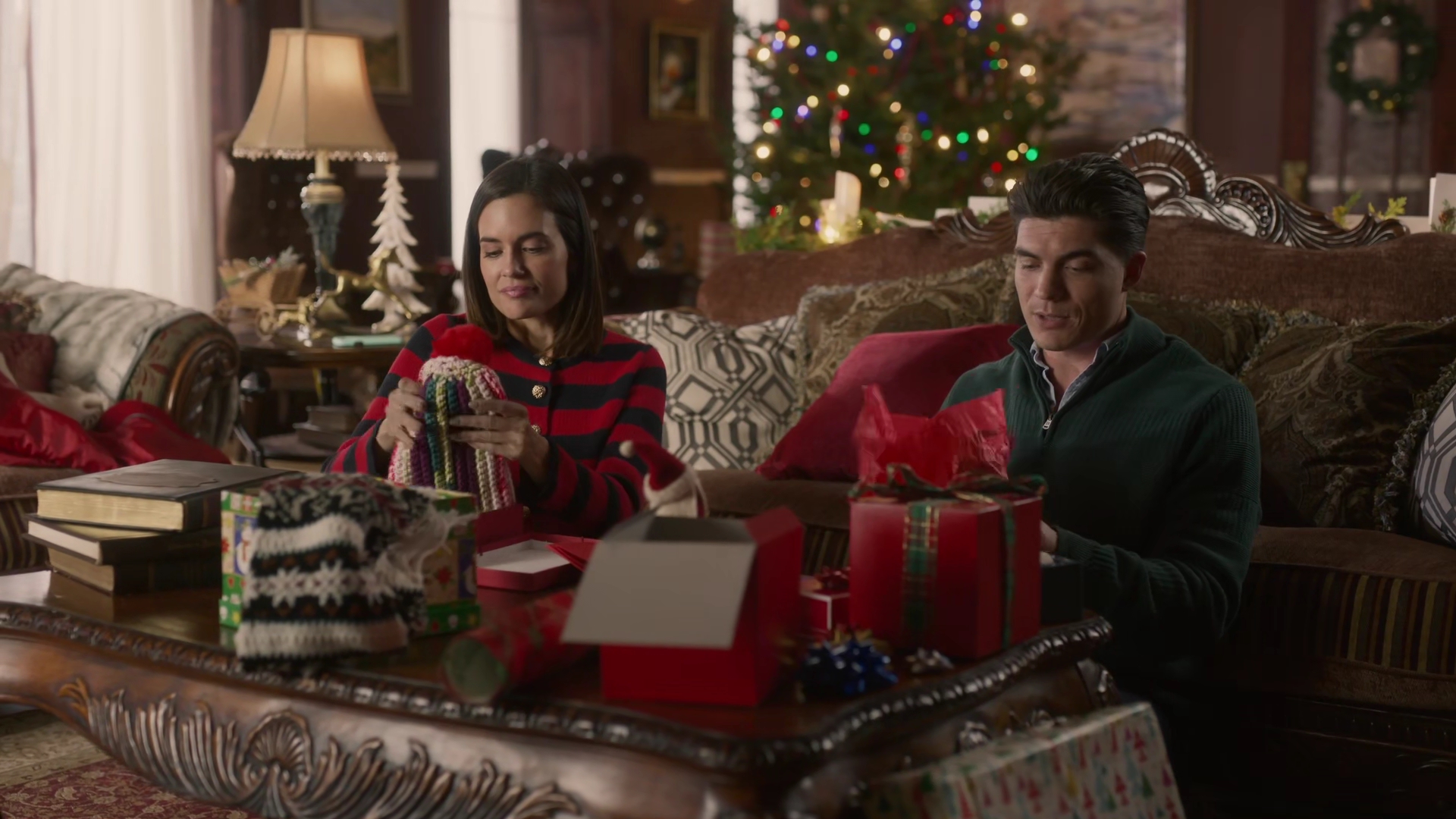 vampirediariesworld-dot-nl_TwasTheNightBeforeChristmas2527.jpg