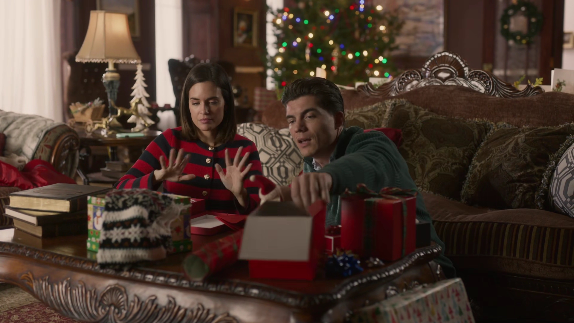 vampirediariesworld-dot-nl_TwasTheNightBeforeChristmas2531.jpg