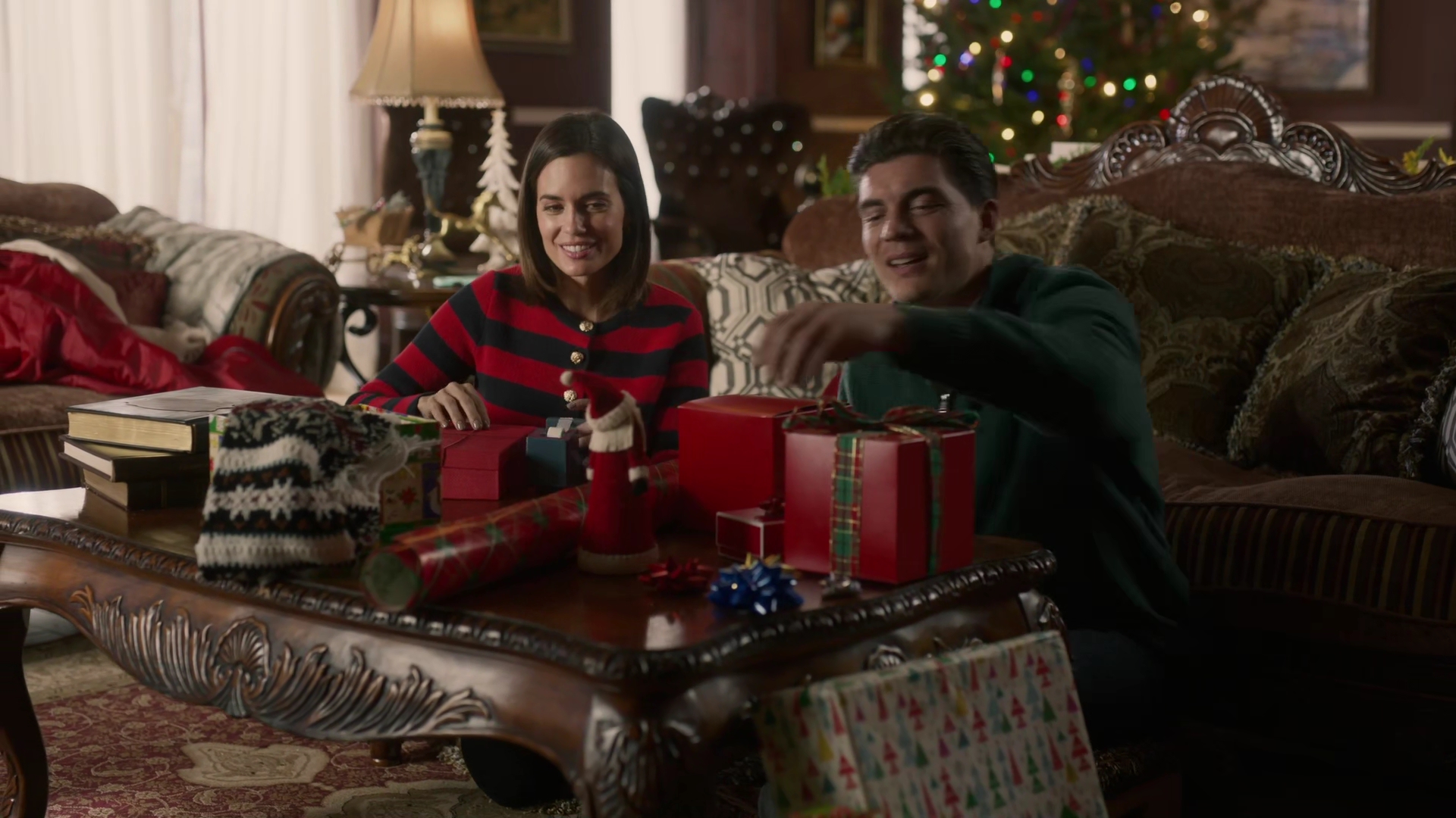 vampirediariesworld-dot-nl_TwasTheNightBeforeChristmas2551.jpg