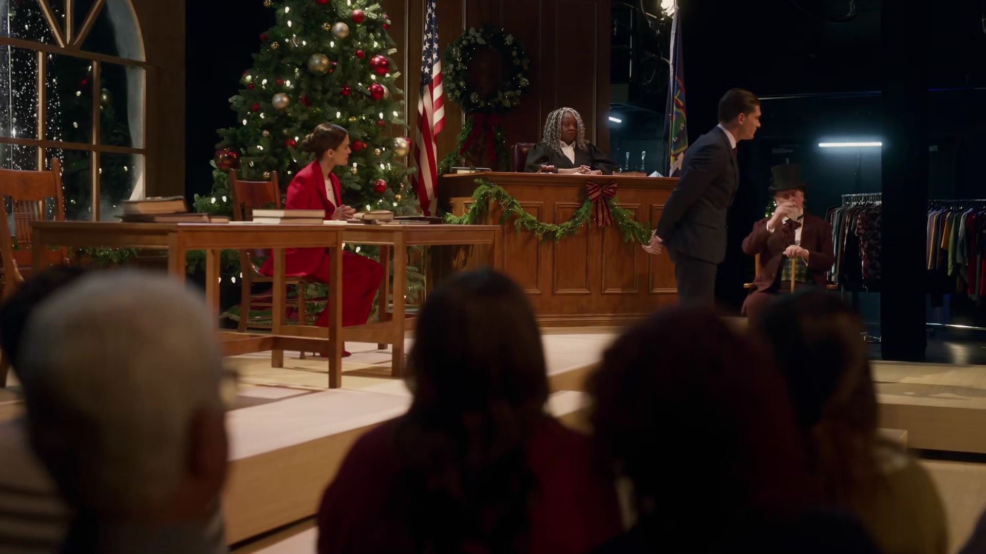 vampirediariesworld-dot-nl_TwasTheNightBeforeChristmas4457.jpg
