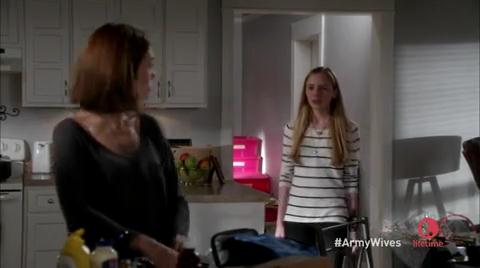 VampireDiariesWorld-dot-org_ArmyWives7x04-0000.jpg