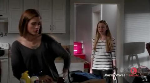 VampireDiariesWorld-dot-org_ArmyWives7x04-0001.jpg