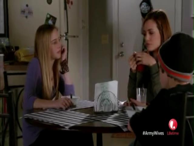 VampireDiariesWorld-dot-org_ArmyWives-S07E07-0272.jpg