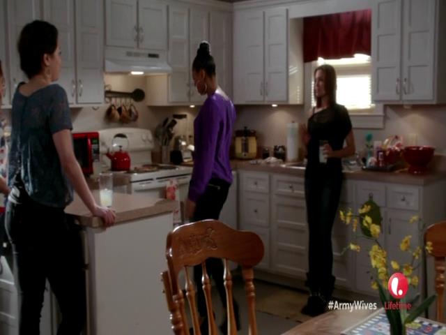 VampireDiariesWorld-dot-org_ArmyWives-S07E08-0477.jpg