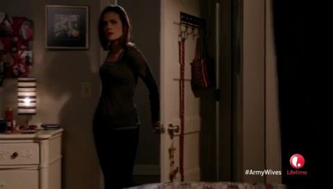 VampireDiariesWorld-dot-org_ArmyWives7x10-0562.jpg