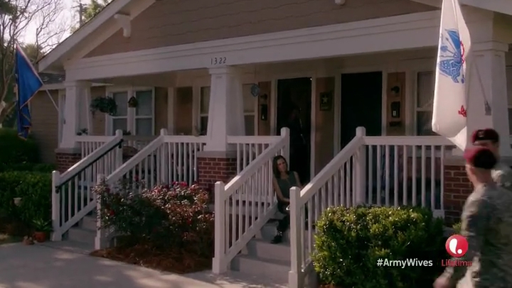 VampireDiariesWorld-dot-org_ArmyWivesS07E12-0789.jpg