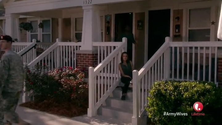 VampireDiariesWorld-dot-org_ArmyWivesS07E12-0792.jpg