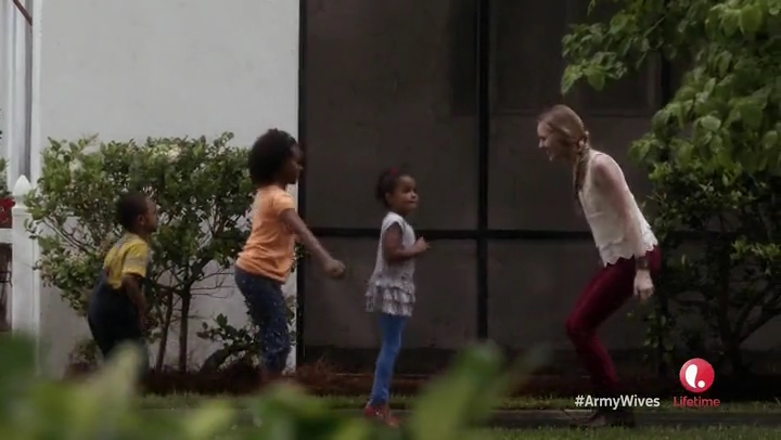 VampireDiariesWorld-dot-org_ArmyWivesS07E13-0236.jpg