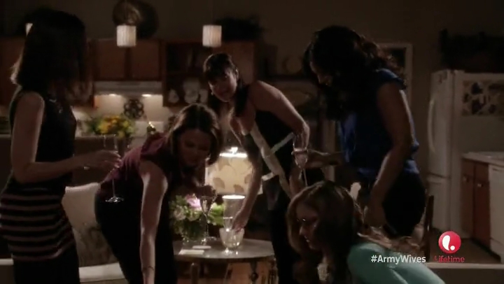 VampireDiariesWorld-dot-org_ArmyWivesS07E13-2354.jpg