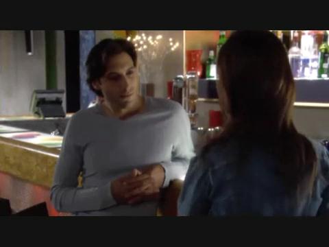 VampireDiariesWorld-dot-org_BeautifulPeople-S01E02-0218.jpg