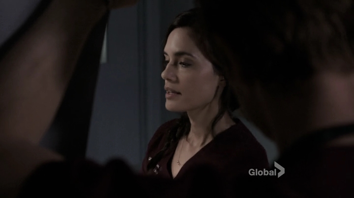VampireDiariesWorld-dot-nl_ChigagoMed1x03-0245.jpg