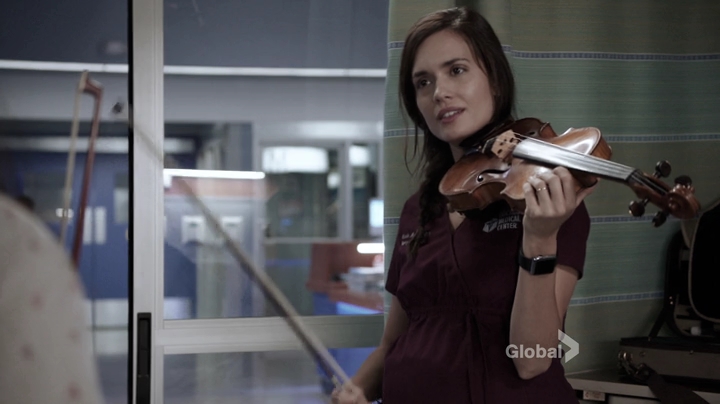 VampireDiariesWorld-dot-nl_ChigagoMed1x03-1963.jpg