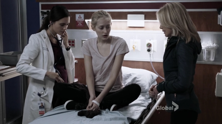VampireDiariesWorld-dot-nl_ChigagoMed1x04-0334.jpg