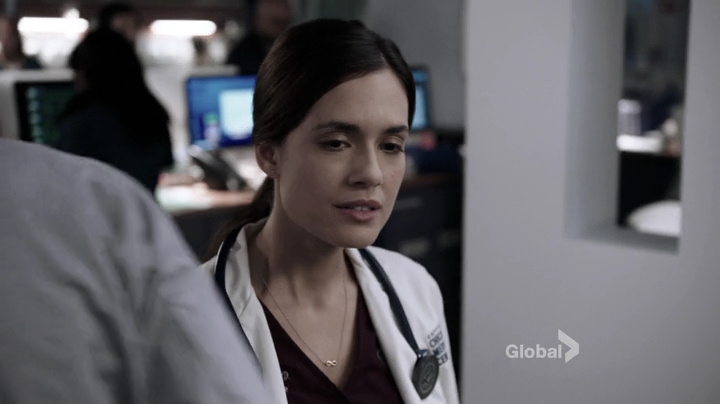 VampireDiariesWorld-dot-nl_ChigagoMed1x04-1334.jpg