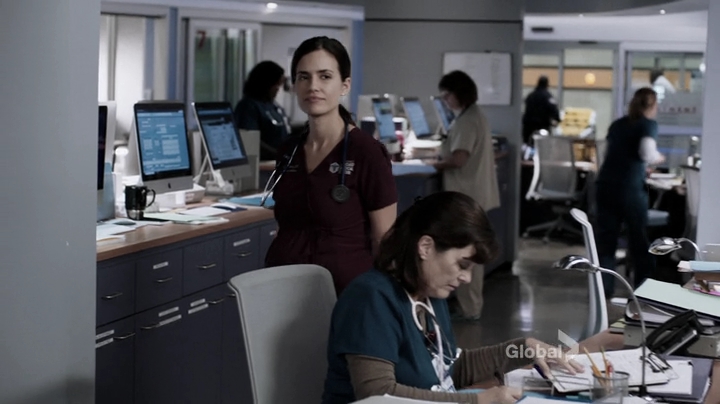VampireDiariesWorld-dot-nl_ChigagoMed1x04-2245.jpg