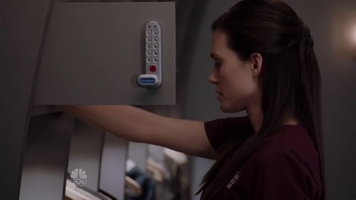 VampireDiariesWorld_dot_nl-ChigagoMed1x10-2077.jpg