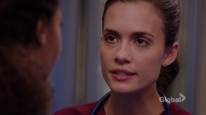 VampireDiariesWorld-dot-nl_ChigagoMed2x02-0809.jpg