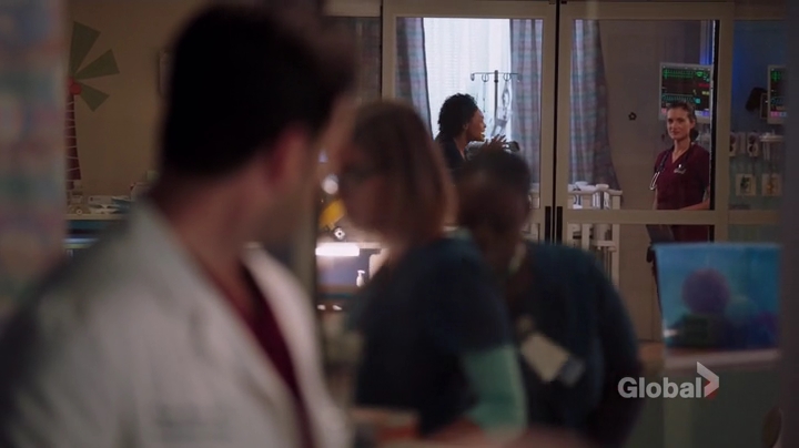 VampireDiariesWorld-dot-nl_ChigagoMed2x02-2208.jpg