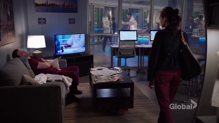 VampireDiariesWorld-dot-nl_ChigagoMed2x02-2314.jpg