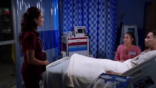 VampireDiariesWorld-dot-nl_ChigagoMed2x03-2001.jpg
