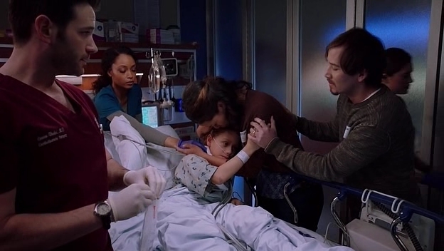 VampireDiariesWorld-dot-NL_ChigagoMed2x19-1065.jpg